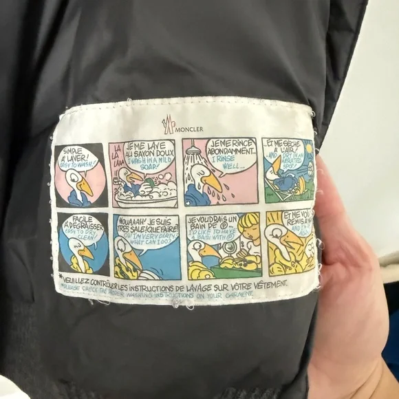 MONCLER JACKET WITH HOOD KIDS SIZE 8 130 CM - Picture 7 of 9